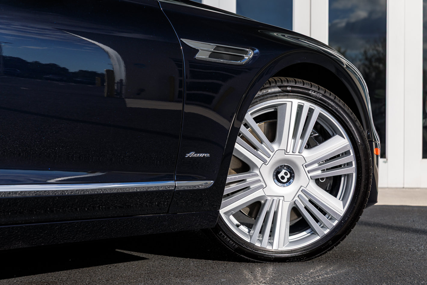 Used 2026 Bentley Flying Spur Azure AWD/4WD image 16