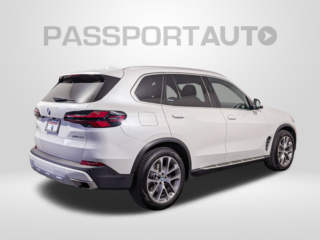 Used 2024 BMW X5 xDrive40i w/ Premium Package AWD/4WD image 7
