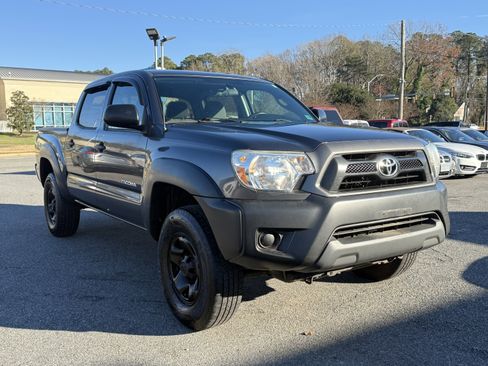 Used 2015 Toyota Tacoma PreRunner w/ Convenience Package image 3