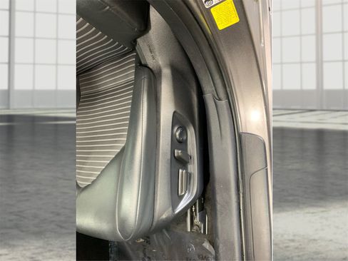 Used 2023 Toyota Camry SE image 17