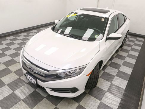 Used 2018 Honda Civic EX image 7