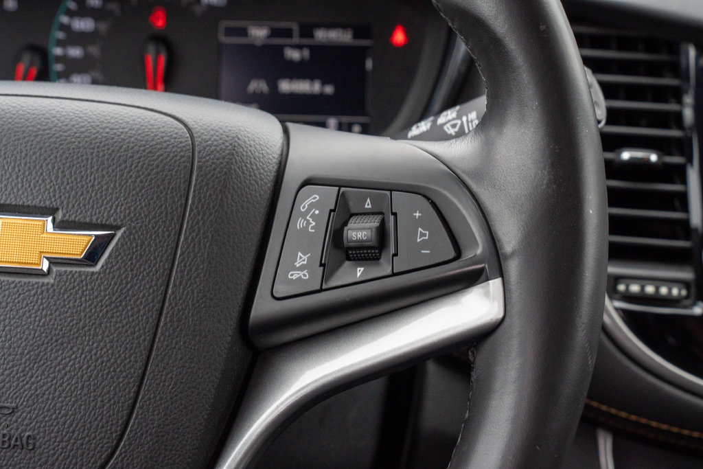 Used 2018 Chevrolet Trax LT w/ LT Convenience Package FWD image 21