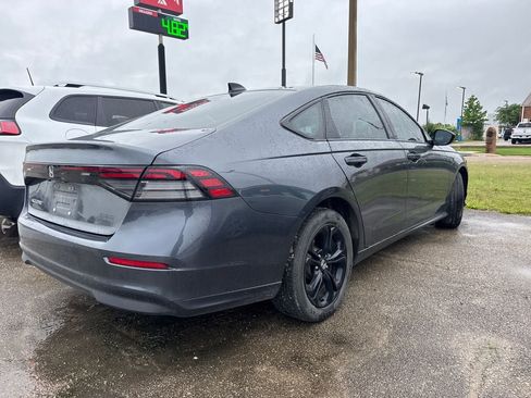 Used 2025 Honda Accord SE image 12