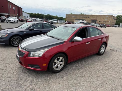 Used 2014 Chevrolet Cruze LT w/ Technology Package FWD image 1