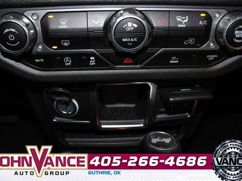 Used 2024 Jeep Wrangler Sport image 33