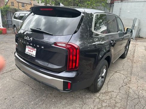 Used 2025 Kia Telluride LX FWD image 4