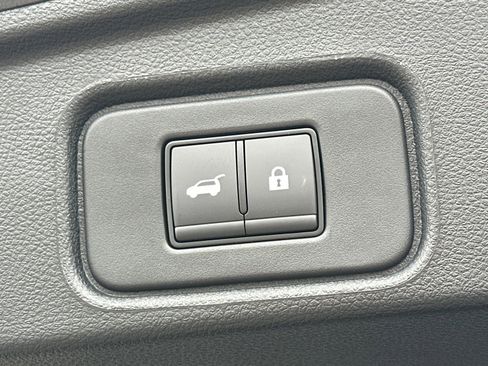 New 2025 Nissan Pathfinder SV w/ SV Premium Package image 20