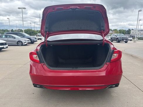 Used 2018 Honda Accord Sport image 32