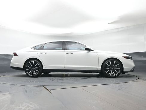 Used 2024 Honda Accord Touring image 30