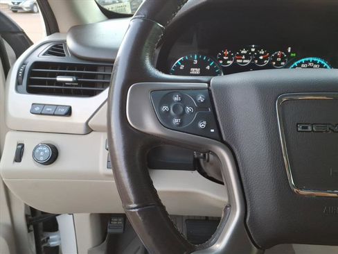 Used 2020 GMC Yukon Denali w/ Denali Ultimate Package image 11