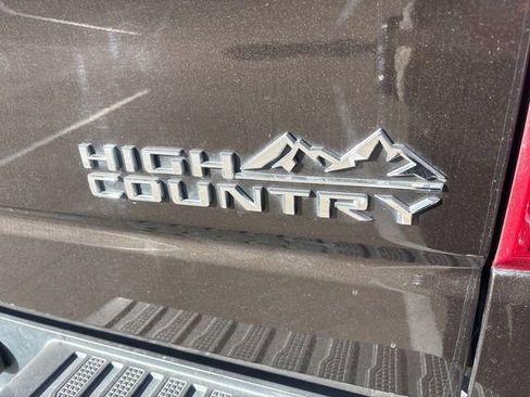 Used 2019 Chevrolet Silverado 1500 High Country w/ Technology Package image 7