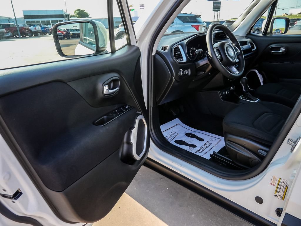 Used 2021 Jeep Renegade Latitude AWD/4WD image 30