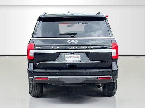 Used 2023 Ford Expedition XLT image 6