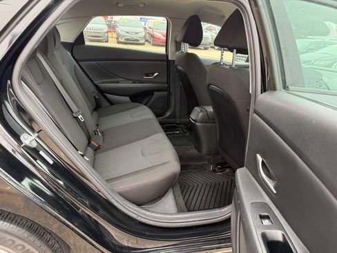 Used 2023 Hyundai Elantra SE FWD image 24