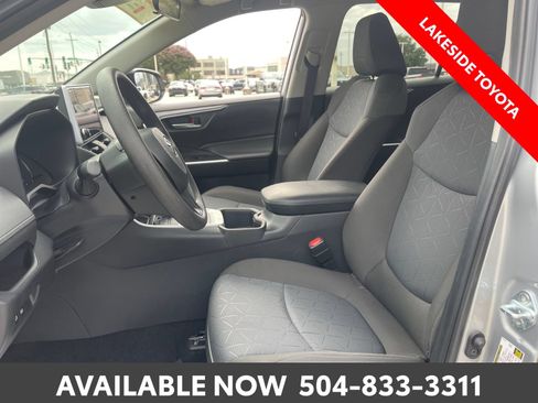Certified 2025 Toyota RAV4 XLE FWD image 28