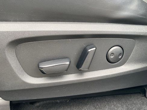 Used 2022 Nissan Pathfinder Platinum w/ Cargo Package image 25