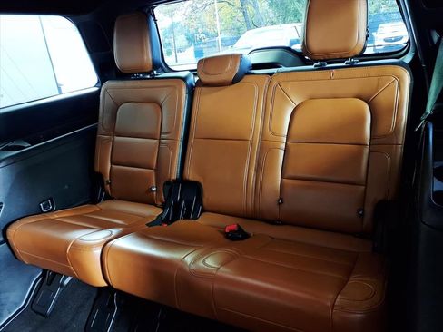 Used 2020 Lincoln Navigator Reserve w/ Equipment Group 208A Reserve image 9