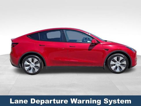 Used 2023 Tesla Model Y Long Range image 9