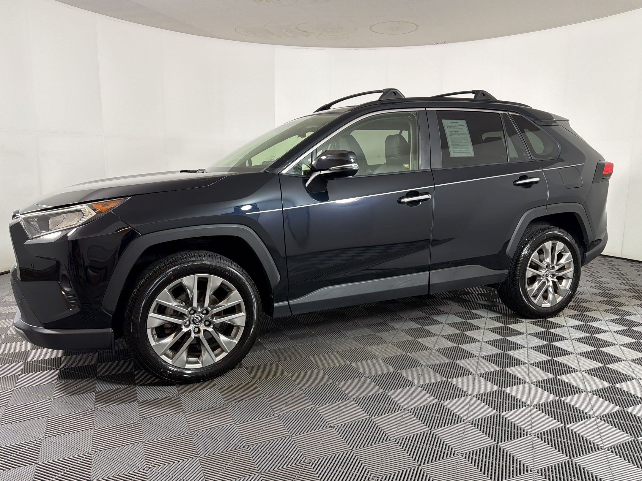 Used 2019 Toyota RAV4 Limited AWD/4WD image 24
