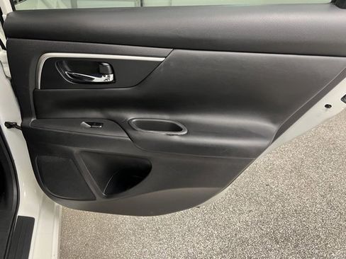 Used 2017 Nissan Altima 2.5 SR w/ Midnight Edition Package image 43