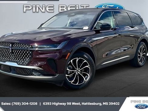 Used 2024 Lincoln Nautilus Premier image 10