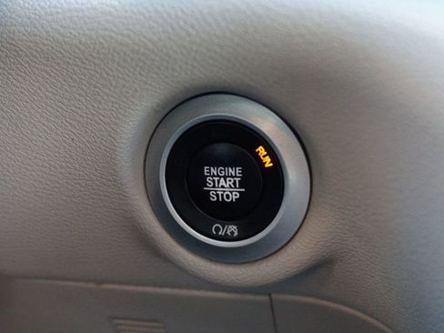 Used 2017 Chrysler Pacifica Touring-L Plus image 33