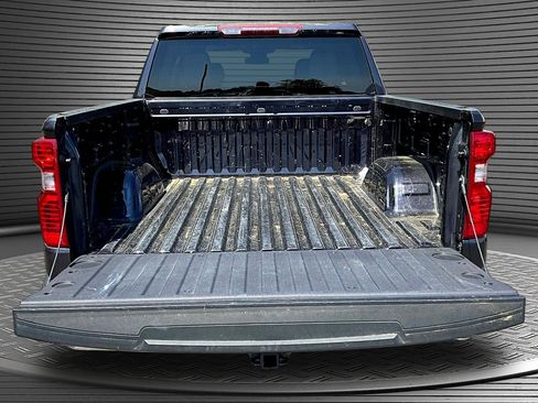 Used 2023 Chevrolet Silverado 1500 LT AWD/4WD image 7