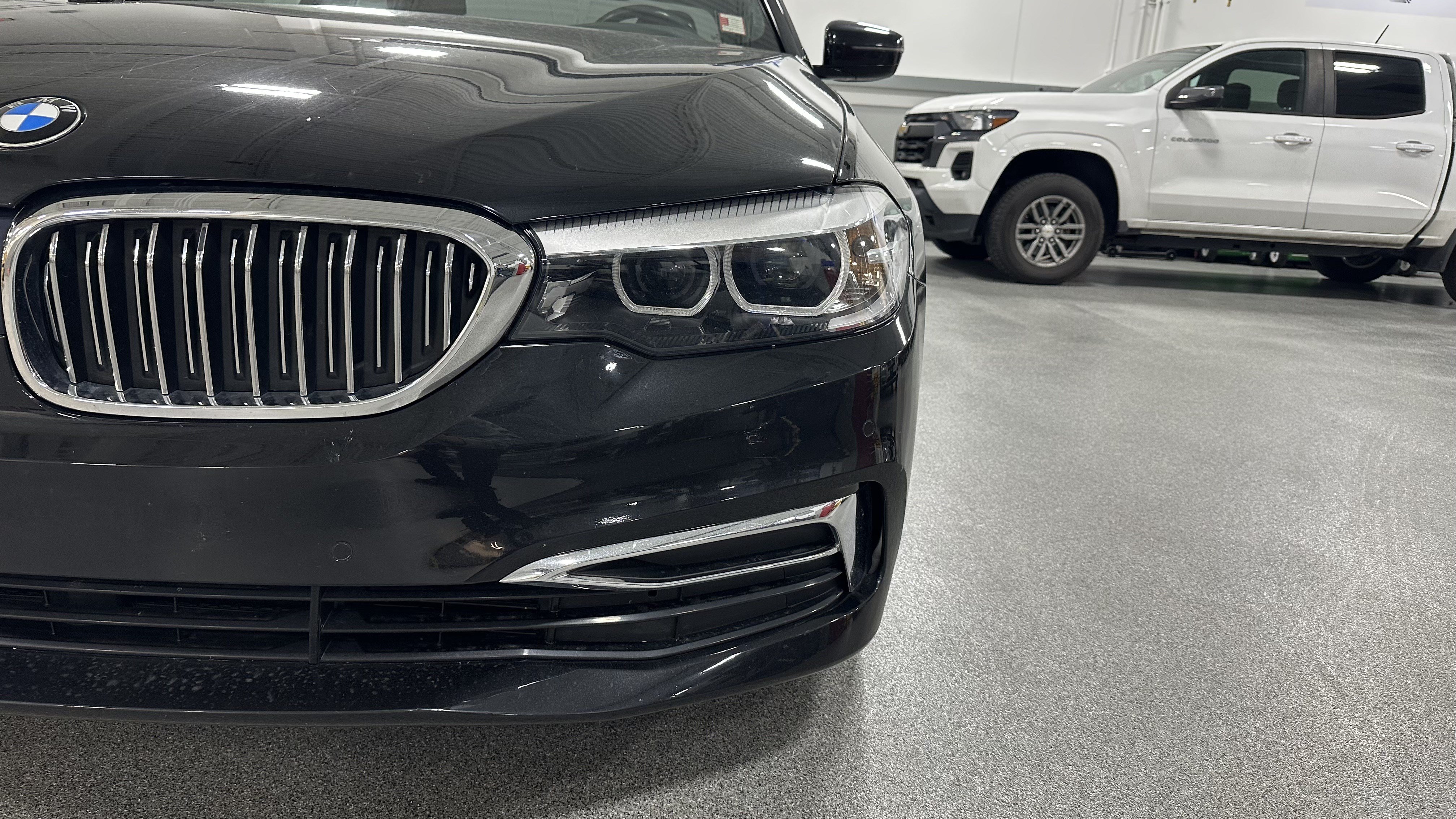 Used 2019 BMW 530i xDrive w/ Luxury Package AWD/4WD image 6