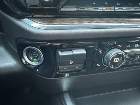 Used 2024 Chevrolet Silverado 1500 LT Trail Boss w/ Convenience Package II AWD/4WD image 19