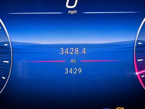 Certified 2025 Mercedes-Benz GLC 300 4MATIC image 27