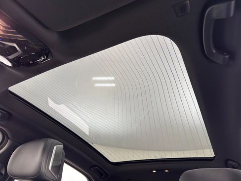 Used 2023 BMW 740i w/ Parking Assistance Package image 12