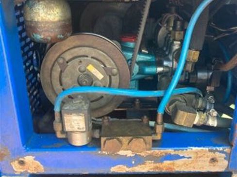 Used 2018 Chevrolet Express 2500 image 9