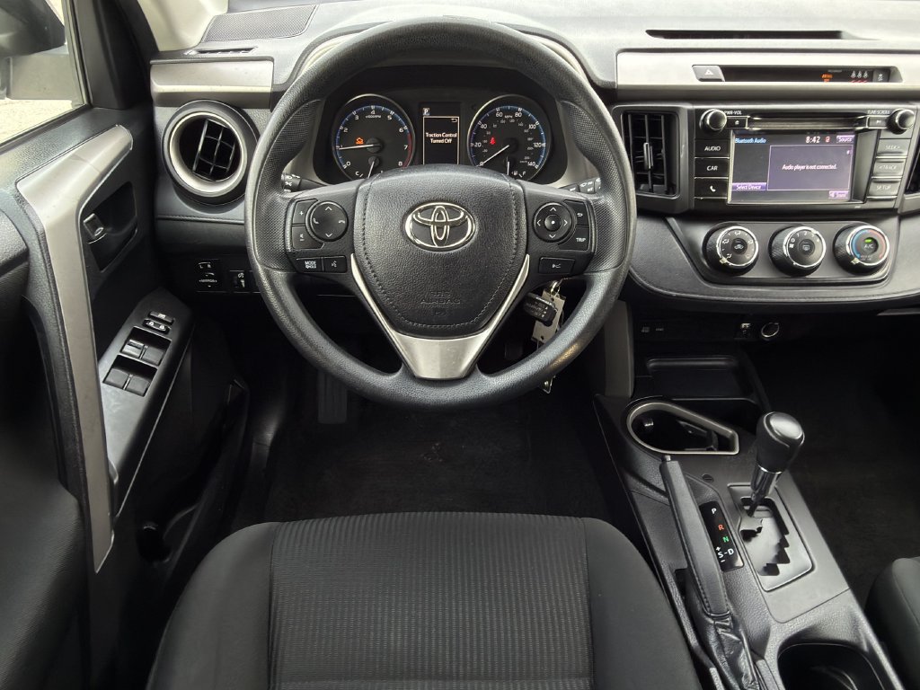 Used 2017 Toyota RAV4 LE FWD image 10