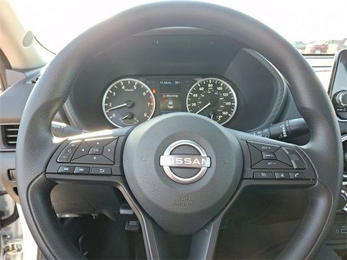 Used 2025 Nissan Sentra S image 18