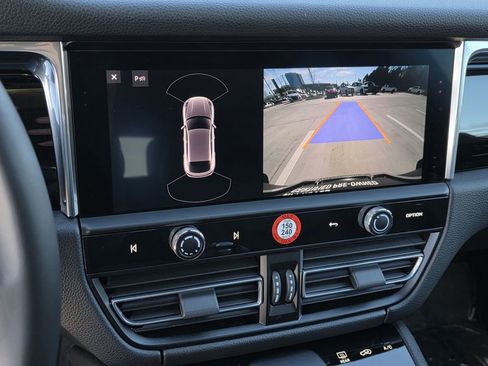 Certified 2025 Porsche Macan Turbo AWD/4WD image 13