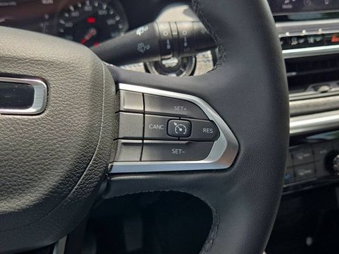 Used 2025 Jeep Compass Latitude w/ Sun & Sound Group AWD/4WD image 21