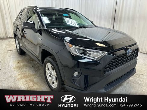 Used 2021 Toyota RAV4 XLE image 1