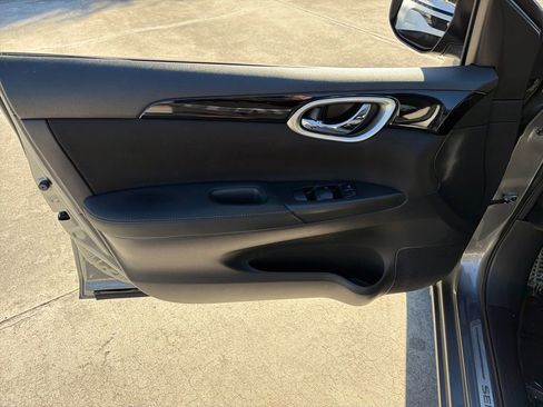 Used 2019 Nissan Sentra SV image 16