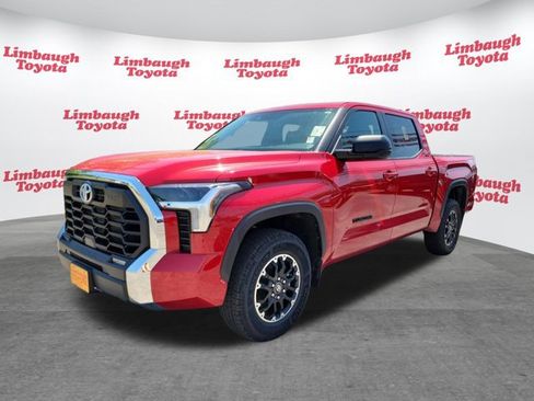 Used 2025 Toyota Tundra SR5 w/ TRD Off-Road Package AWD/4WD image 21