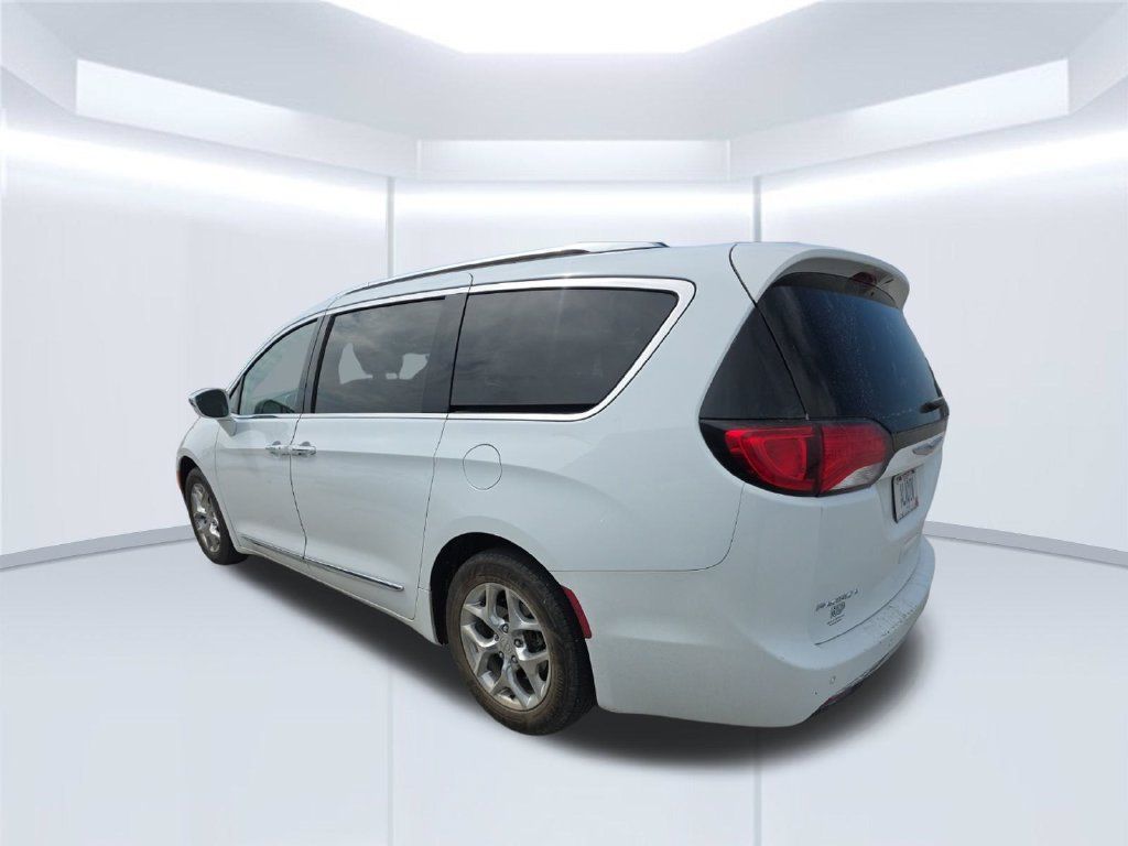 Used 2019 Chrysler Pacifica Limited FWD image 3