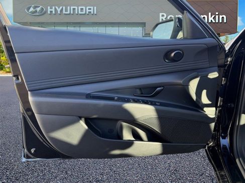 Certified 2025 Hyundai Elantra Sport image 11