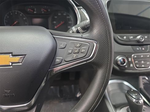 Certified 2020 Chevrolet Malibu LT image 17