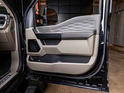 Used 2026 Ford F450 Platinum w/ Platinum Plus Package image 37