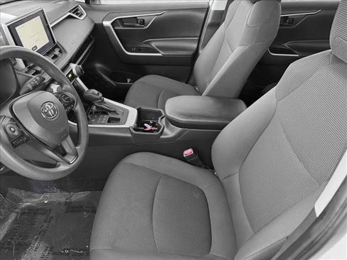 Used 2024 Toyota RAV4 LE AWD/4WD image 10
