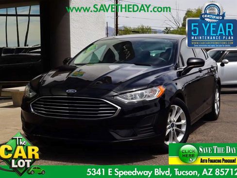 Used 2020 Ford Fusion SE image 1