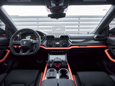 Used 2025 Lamborghini Urus SE image 52