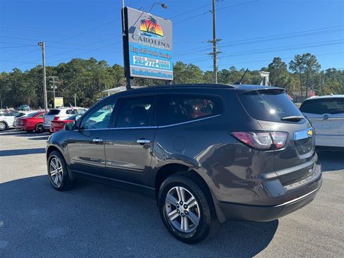 Used 2015 Chevrolet Traverse LT image 8