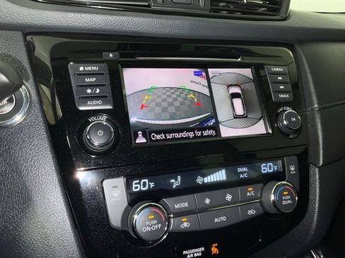 Used 2019 Nissan Rogue SV w/ Premium Package FWD image 23