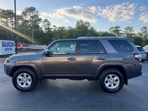 Used 2016 Toyota 4Runner SR5 image 5