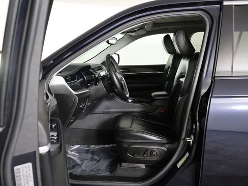 Used 2024 Jeep Grand Cherokee Limited AWD/4WD image 30
